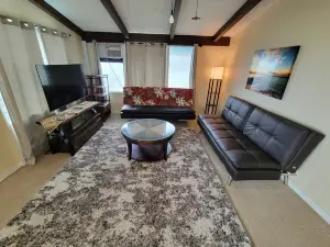 Kailua Family Friendly Home w/AC, 3 BR, Near Kailua Beach!