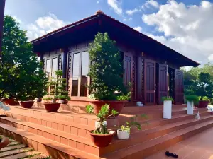 Indochine Wooden House Garden Cu Bi