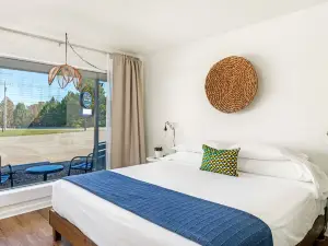 St. Clair Motor Lodge
