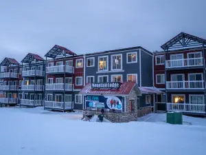 Ski-in/Ski-Out Access and Breathtaking Views - Gorgeous Mountain Retreat