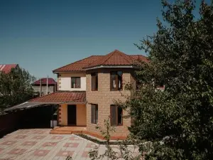 Malibu Guest House