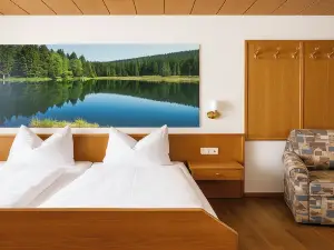 GarniHotel Zur Linde - Bayerischer Wald - Inklusiv AktivCard - Kostenloser Parkplatz