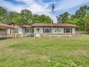 Boat, Hike, & Golf: Inviting Inverness Getaway!