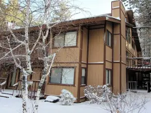 Summit Ski Shack