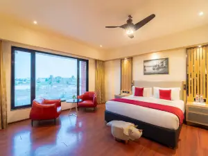 Hotel Crescent Resorts and Club