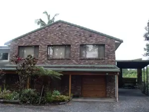 Emerald Tropical Palms B & B