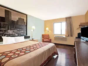 Super 8 by Wyndham Baltimore/Essex Area