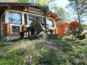 Hirsimökki ja Makuuaitta