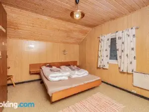 Stunning Home in Vestnes with 5 Bedrooms and Wifi