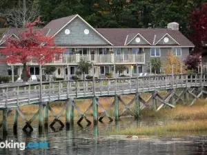 Spacious Riverfront with Balcony Sheepscot Harbour Vacation Cub Studio #211