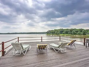 Eustace Lakefront House w/ Private Dock + Views!