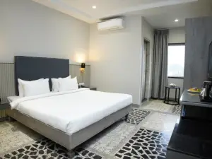 Express11 Hotel