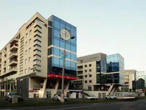 Macropolis Apartments