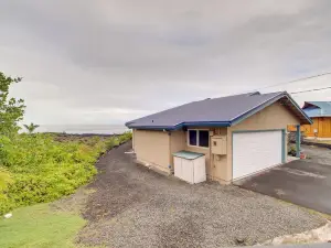 Coastal Keaau Home: Ocean & Sunrise Views, Pool