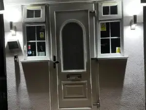 Large Double Bedroom with Free on Site Parking