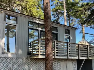 Acadia cottage on Long Pond 20 ft to Water, 2 cottages, Sleeps 4
