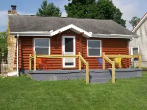 Log Cabin Waterfront getaway at Buckeye Lake featured in the 2019 Tour of Homes