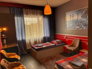 Hotel 108