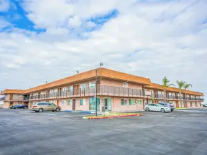 Econo Lodge I-5 at Rt 58