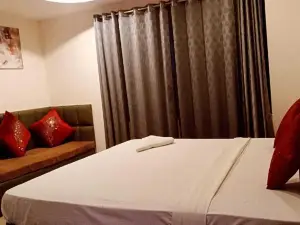 Deepak Hotel