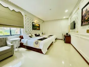 New Palace Hotel