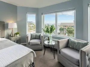 The Seaside Oceanfront Inn