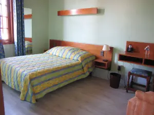 Logis hôtel & Restaurant - Auberge de la Forêt