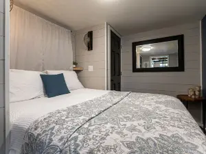 Tiny House Cabin in Marion, IL