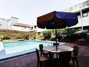 Istana Hotel Bandung Mitra RedDoorz