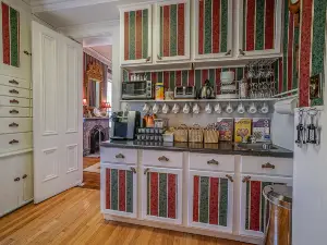 Pinehill Inn