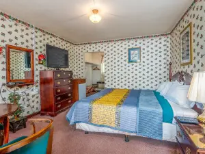 Parkway Inn