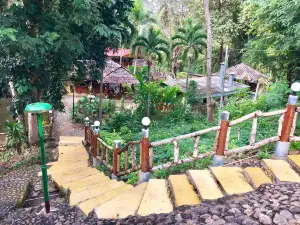 The Creek Garden Resort (Huainamrin Resort)