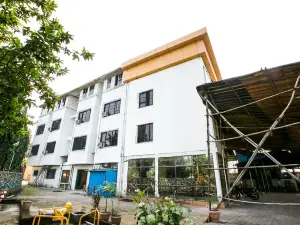 OYO 62747 Hotel Sarika