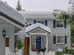 20 ไมล์ถึงลาสเซนพาร์ค: ชาโตว์พร้อมวิวภูเขาชาสตา!