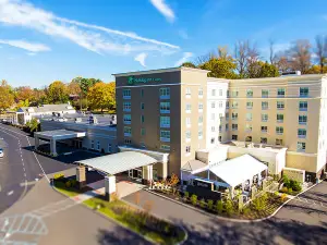 Holiday Inn & Suites Philadelphia W - Drexel Hill