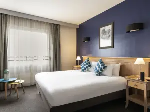 阿德吉奧拉德芳斯廣場酒店