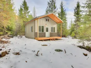 Horse-Friendly Libby Cabin Near Hiking + Skiing!