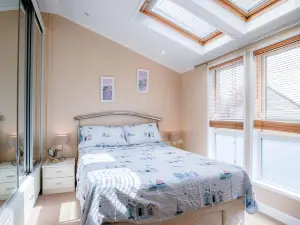 Manor 5 Lodge - 2 Bedroom Lodge - Pendine