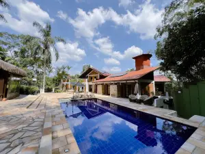 Casa de Luxo 2500m na Granja Viana