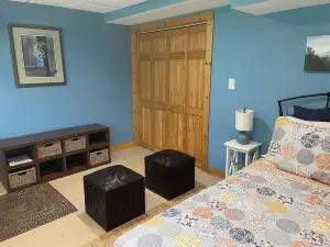 Farm House Garden Apartment, peaceful vibe and views.