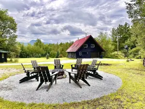 Stay near Jay Peak at your own private cabin with 18 brookside acres!