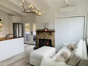 Private Hot Tub w/ Sunset Views, New Remodel, Fireplace/Firepit & Pet Friendly!