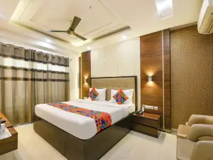 FabHotel Just Inn - Nr Lajpat Nagar Market