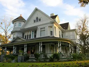 McFarlin House B&B