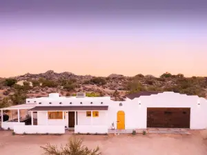 Cowboy Tub and Hot Tub - Serene Desert Oasis