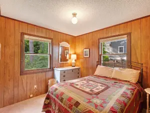 Cottage with lake views, private dock & firepit - near public boat launch