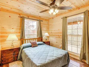Hike and Fish Marlinton Cabin with Fire Pit and Views!
