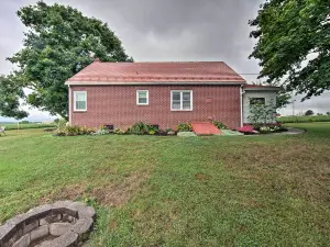 บ้าน Elizabethville ที่เงียบสงบ โปร่งด้วย Fire Pit + Views