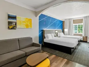 Comfort Suites