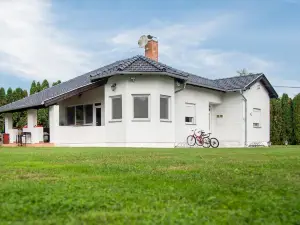 Nice Home in Fericanci with 3 Bedrooms, Wifi and Heated Swimming Pool